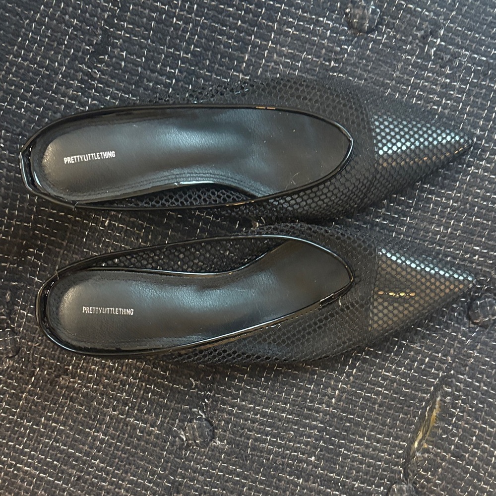 PrettyLittleThing Black Textured Flats